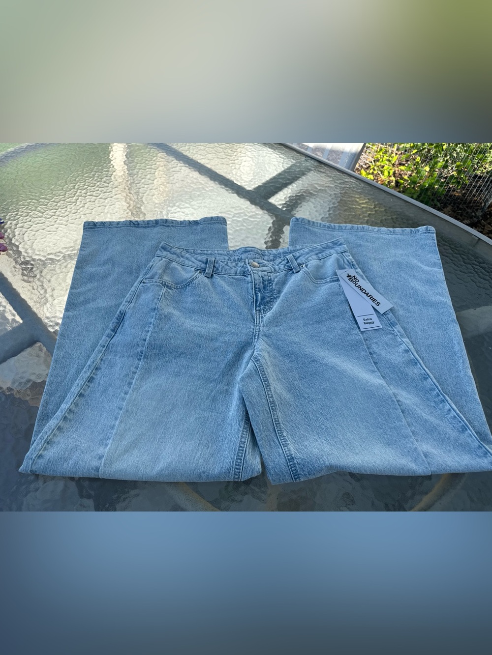 🩵🤍Low Rise Extra Baggy Jeans No Boundaries Light Acid Wash NWT Size 6 - Picture 5 of 16